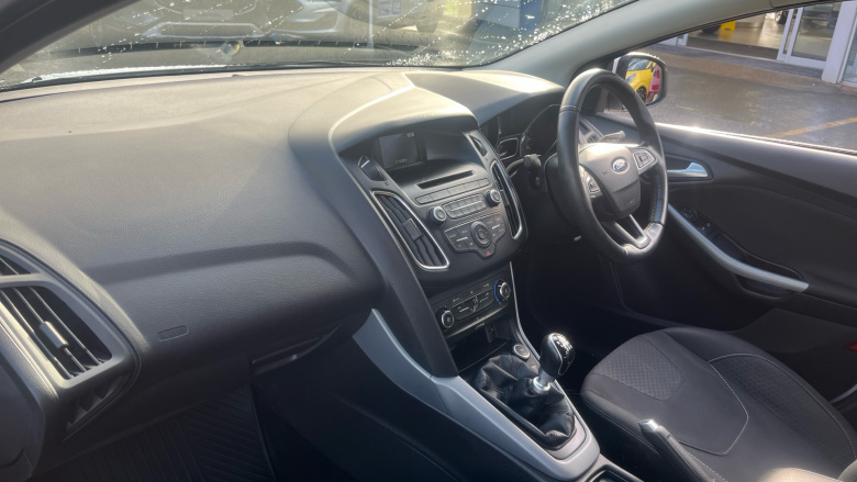 Ford Focus 1.0 EcoBoost 125 Zetec 5dr Petrol Hatchback